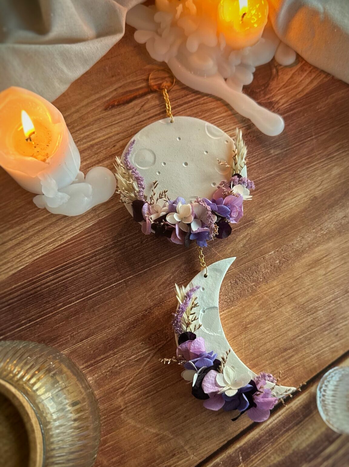 Clairvoyance - Suspension 2 lunes - Thème INTUITION - Argile et fleurs séchées