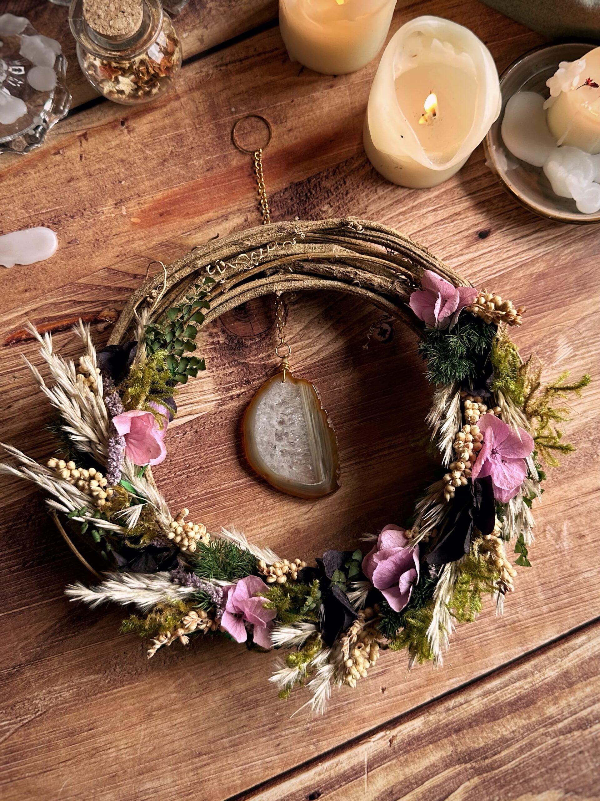Lignée - Couronne en vigne, fleurs séchées et stabilisées