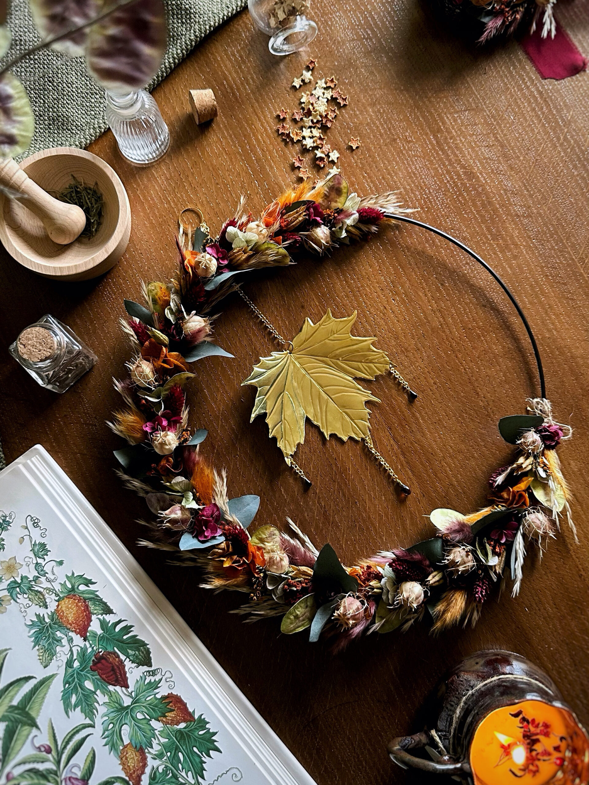 Jardin d'Automne - Grande couronne en fleurs séchées et laiton repoussé