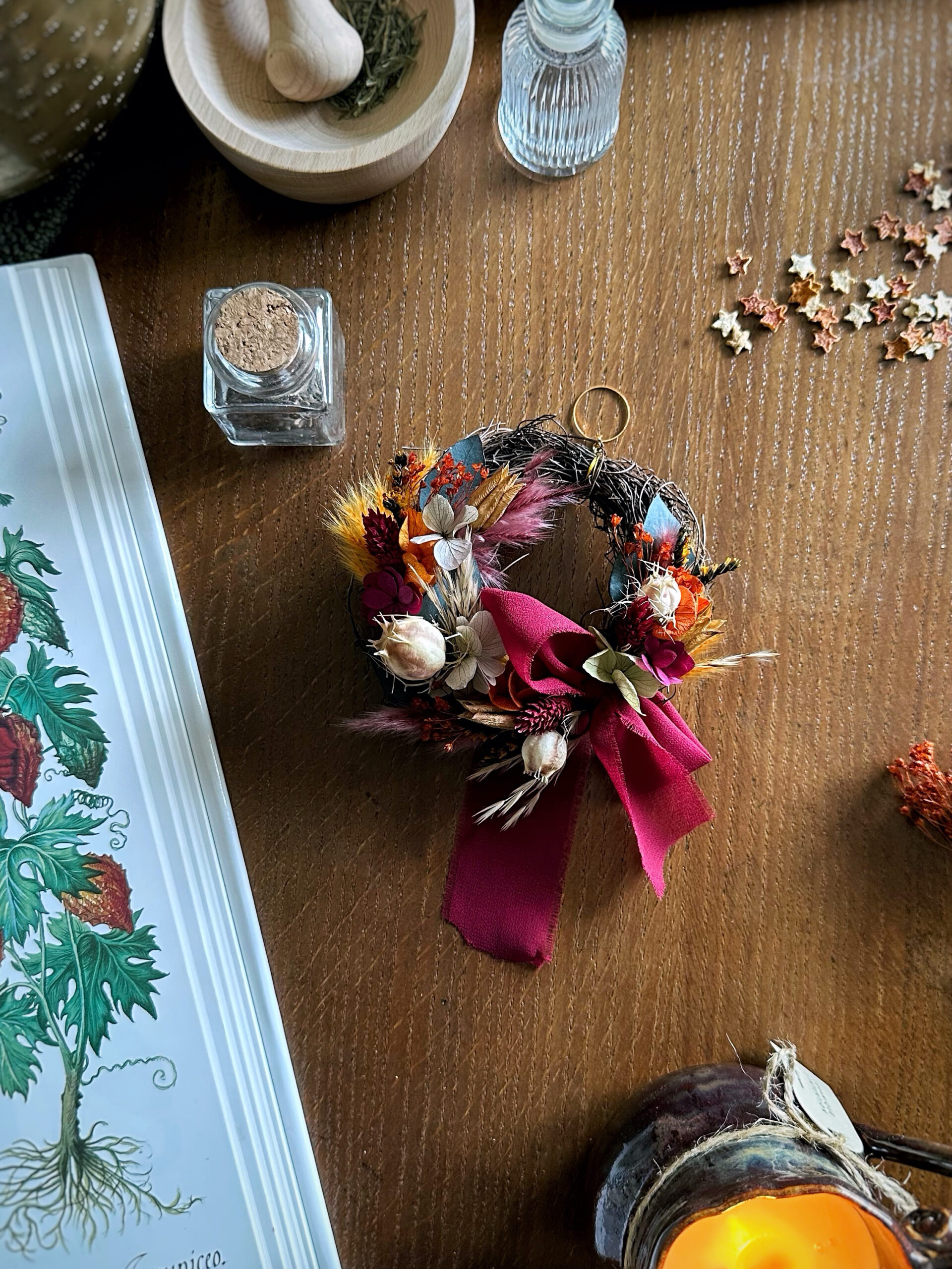 Veillée d'Automne - Petite couronne en fleurs séchées et Muehlenbeckia